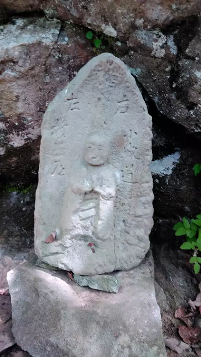 道標石仏.png